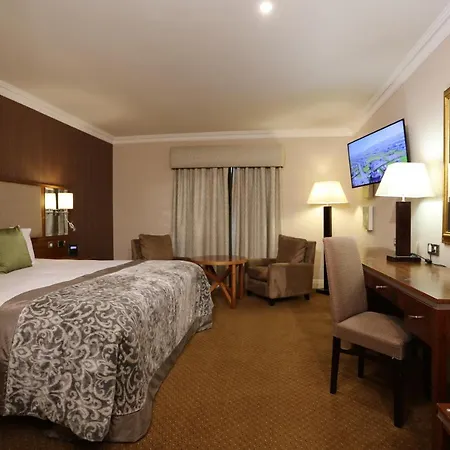 Vaughan 4*